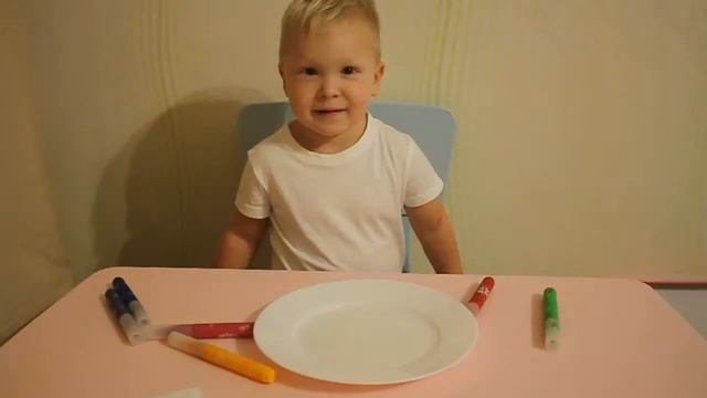 VLOG Развивашки Смешиваем цвета при помощи фломастеров, салфеток и воды kids video смотреть онлайн