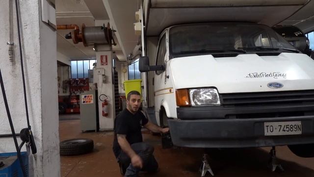sostituzione ammortizzatori anteriori e posteriori Ford Transit 1990 смотреть онлайн