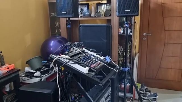 3 Way Stereo Vs 2 Way Stereo, Bagus mana sih ??? (Sub Behringer B1800XP, Yamaha DBR15, Ashley MA10A смотреть онлайн