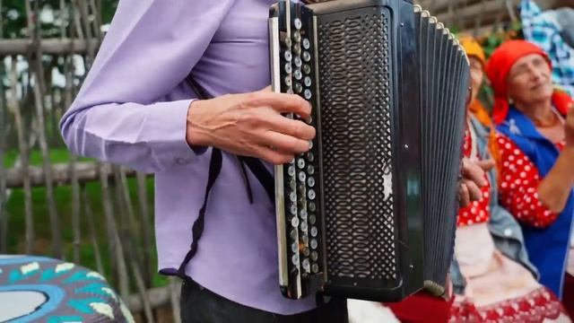 ЯБЛОЧНЫЙ СПАС НА УРАЛЕ смотреть онлайн