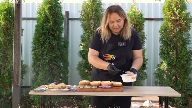 Гамбургеры на российском газовом гриле B-fire смотреть онлайн