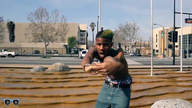 Однозначной у парней нет костей, пишите в комментариях ,как такое может быть! смотреть онлайн