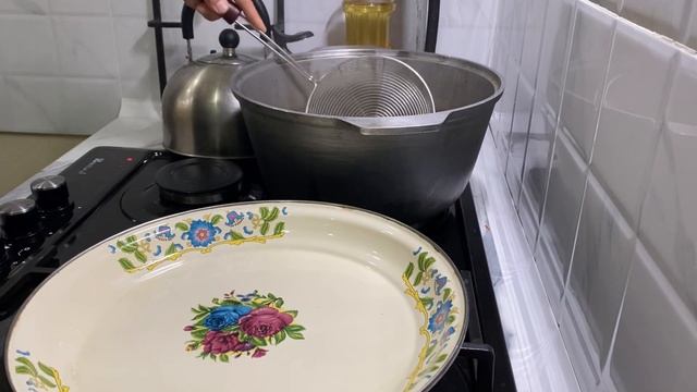 Вареники с картошкой. Жареный рис. Картофель фри. Уборка на кухне смотреть онлайн