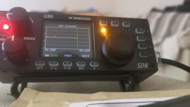 Testing the built in antenna/SWR analyser on the XieGu G90 смотреть онлайн