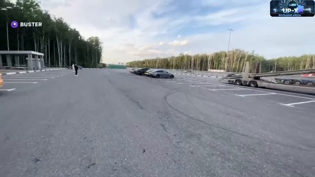 БУСТЕР УСТРОИЛ ГОНКИ С ХОЗЯЕВАМИ смотреть онлайн