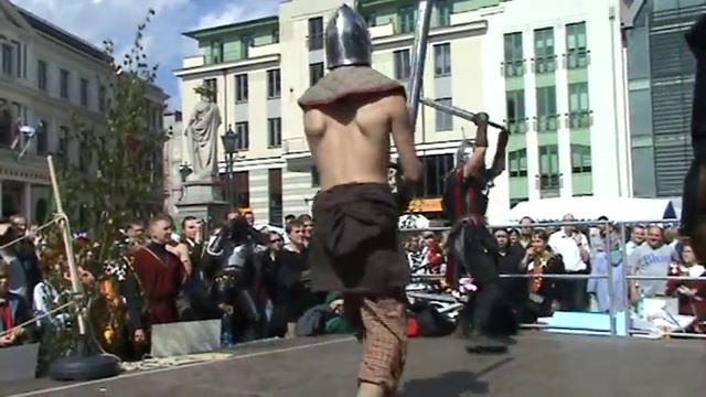 Турнир на мечах - Удар в шею смотреть онлайн