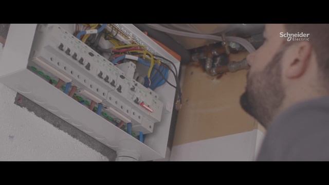 Electrical Innovations Reviews Easy9 Compact | Schneider Electric