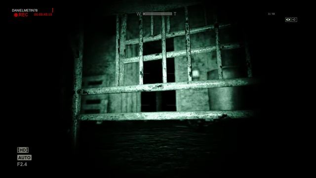 Outlast - PS4- Trofeo Iluminado / Illuminated trophy смотреть онлайн