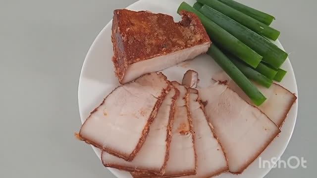 Грудинка в отваре из чая и луковой шелухи . смотреть онлайн