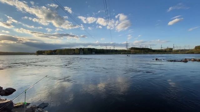 ВЕЧЕРНЯЯ РЫБАЛКА НА СОМА НА НОВОМ СБРОСЕ. НЕПОВЕЗЛО ИЛИ ЕЩЕ СЛИШКОМ РАНО? РЕФТИНСКОЕ ВОДОХРАНИЛИЩЕ. смотреть онлайн