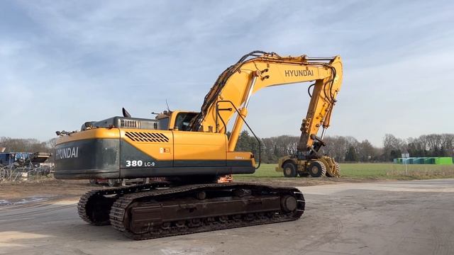 Hyundai R380LC-9 Excavator - Year: 2012 (Refnr. BM4906) смотреть онлайн