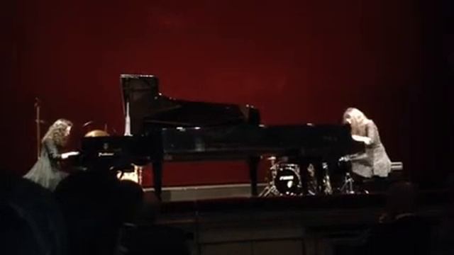 Katia e Marielle Labèque смотреть онлайн