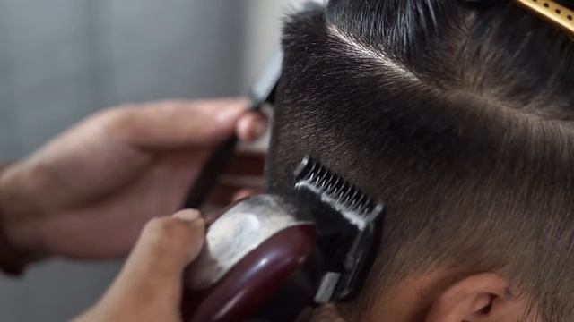 BIKIN POTONGAN RAMBUT THOMAS SHELBY | PEAKY BLINDERS HAIRSTYLE смотреть онлайн
