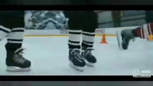 Хоккеисты. Беззубая улыбка до ушей.