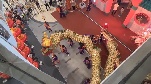 Китайский Новый Год. | Танец Золотого Дракона в Терминале 21. смотреть онлайн