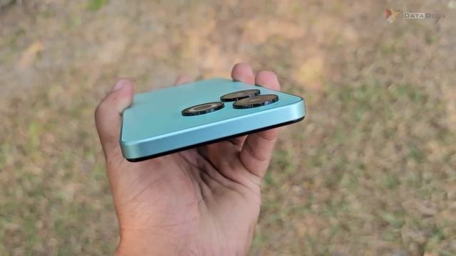 Infinix Smart 8 HD First EXCLUSIVE LOOK with Box, Design, Camera, Display | Launching 8th December смотреть онлайн