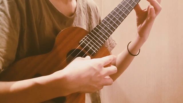 🌺独学Ukurere Fingerstyle🎉enyaのウクレレが届きました！ 🎉It's been a month since I started playing the ukurere！ смотреть онлайн