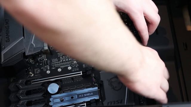 BUILDING A ~$2000 PC | KABY LAKE 7700k and MSI GTX 1080 GAMING X смотреть онлайн