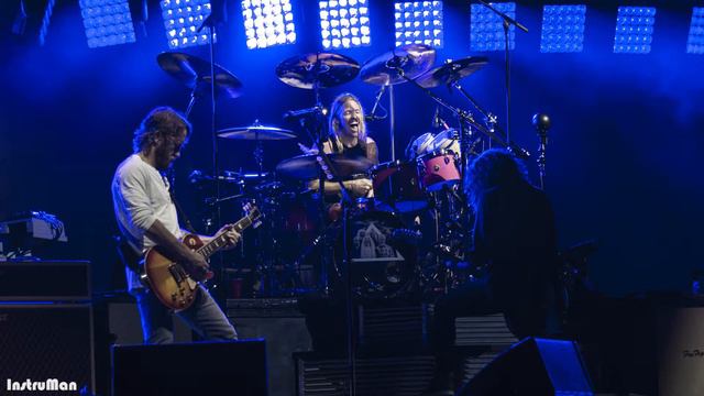 Foo Fighters-The Sky Is A Neighborhood Instrumental Backing Track смотреть онлайн