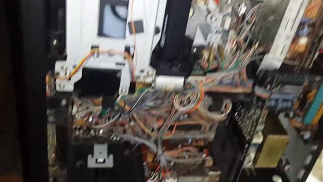 Видеомагнитофон UNIVERSUM VR-4378B HiFi ЧАСТЬ 2 смотреть онлайн