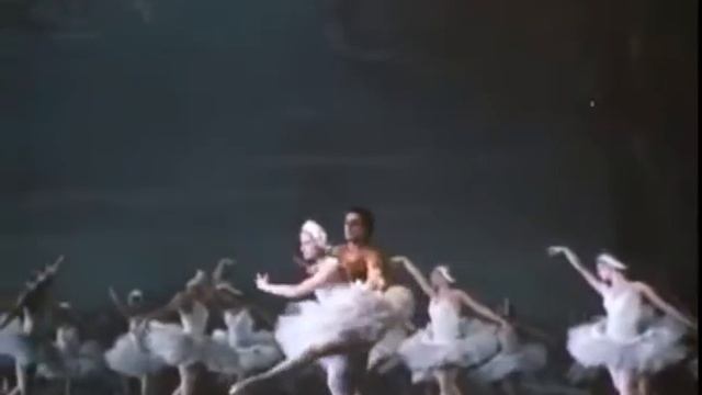 Maya Plisetskaya, Marina Semyonova "Swan Lake" 1951 from "Bolshoi Concert" смотреть онлайн
