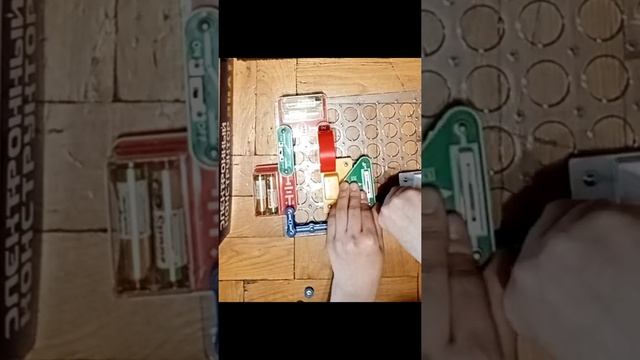 Как собрать радио с регулировкой звука из электронного конструктора Знаток смотреть онлайн