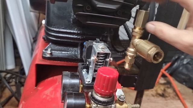 Не запускается воздушный компрессор или еле крутит двигатель смотреть онлайн