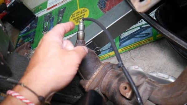 HYUNDAI TUCSON CODE P0171 SYSTEM TOO LEAN, CHECK ENGINE LIGHT ON