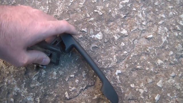 Сломалась ручка задней двери на Калине, меняем! смотреть онлайн