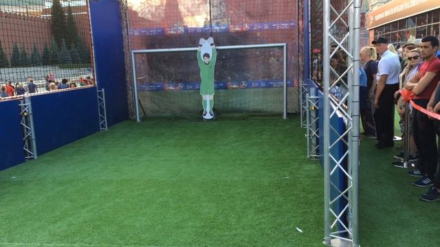 РОБОТ-ВРАТАРЬ Лучший Вратарь. НЕРЕАЛЬНО И НЕВОЗМОЖНО ЗАБИТЬ RobotKeeper The best goalkeeper (Эмилия смотреть онлайн