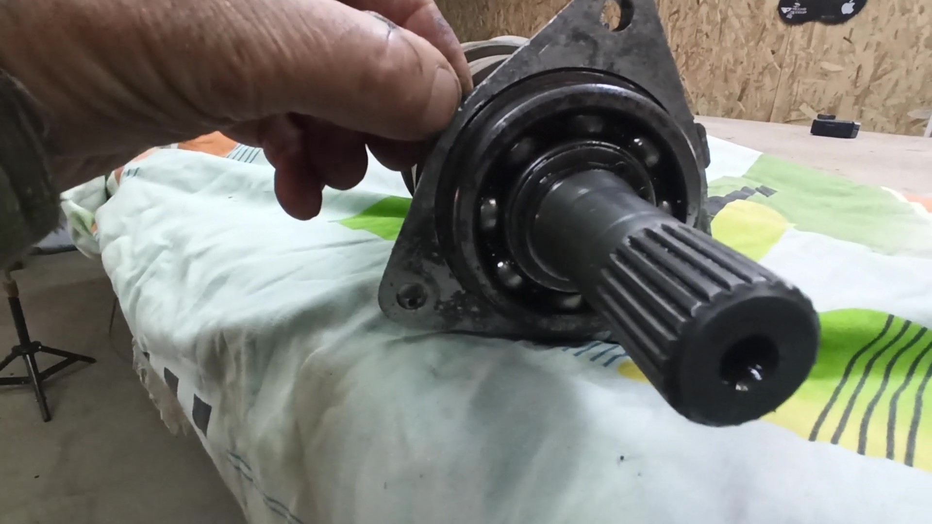 Откуда и почему появилась течь масла с редуктора смотреть онлайн