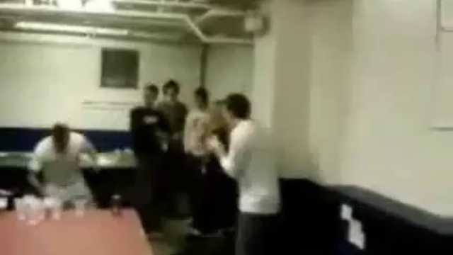 Девушка вырубает парня с одного удара смотреть онлайн