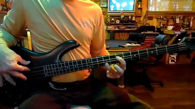 Thorazine Shuffle bass line смотреть онлайн