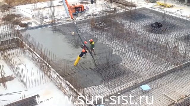 Строительство ЖК "Солнечная система". Работает бетононасос. Химки. 10 мая 2014 года . смотреть онлайн