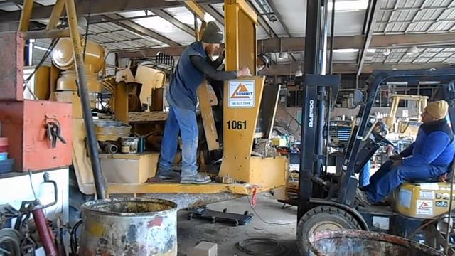 CATERPILLAR Detroit Diesel/Cummins Diesel engine cooler; fork lift install смотреть онлайн