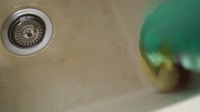 CLEANING A WHITE GRANITE COMPOSITE SINK. NO SCRUBBING смотреть онлайн
