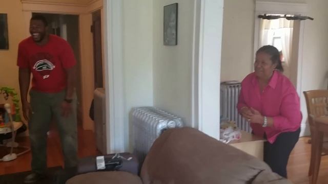 Jeffrey reuniting with his mother after not seeing her for 10 years! смотреть онлайн