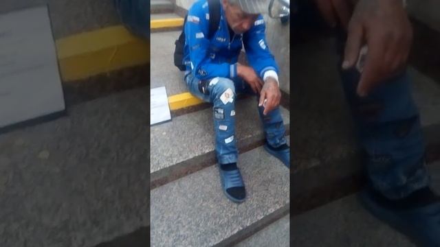 Самый модный бомж Баларуси. Возвращение Сани из ЛТП смотреть онлайн