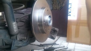 Замена задних тормозных дисков citroen C3 picasso