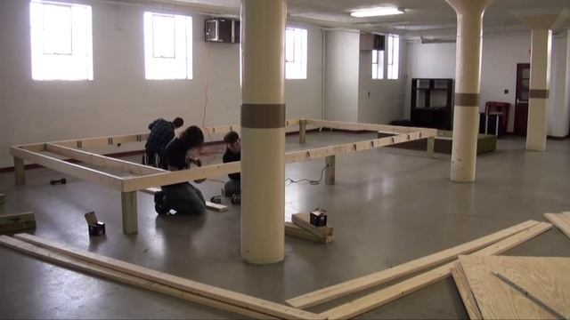 The Underground's Stage Build смотреть онлайн