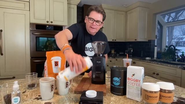 BEAN BASICS S2 E11: Three Coffee Grinder Pro-Tips featuring the Baratza Encore смотреть онлайн