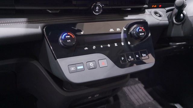 ( 4K ) Nissan Serena e-POWER Highway STAR V "90th Anniversary" : Red / Black смотреть онлайн