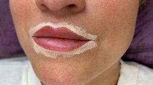Эскиз перманента губ с помощью тонального крема ,фиксация эскиза ,анестезия ,процесс