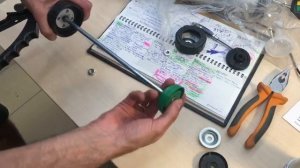 Пистолет для герметика Armero A251/008. Замена плунжера