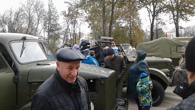 Ретро автомобили выставка в Самаре Москвич УАЗ Willys смотреть онлайн