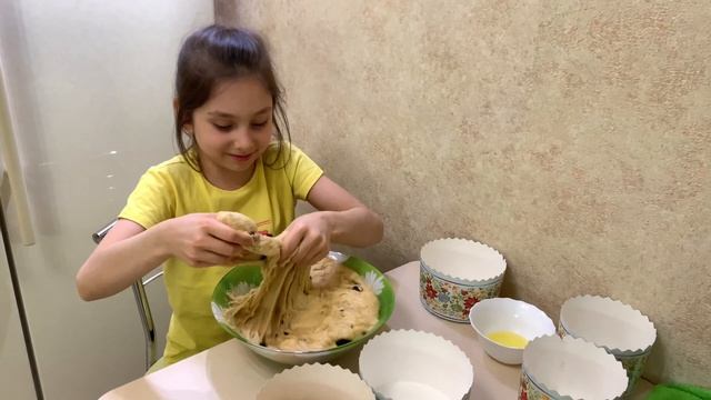 Печём пасхальные куличи. смотреть онлайн