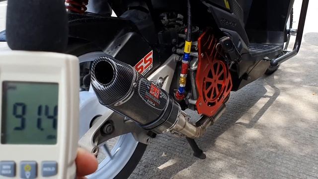 Honda Click 125 with Yoshimura R77 carbon 370mm and elbow tig weld power bomb sound check смотреть онлайн