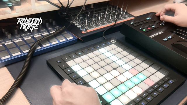 Melodic Techno on Launchpad Pro MK3 смотреть онлайн