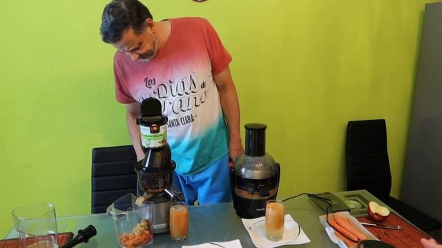 Probando la Kenwood PureJuice Pro Contra la Phillis haciendo los jugos смотреть онлайн