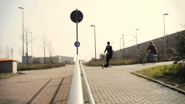 HUDORA Big Wheel Scooter смотреть онлайн
